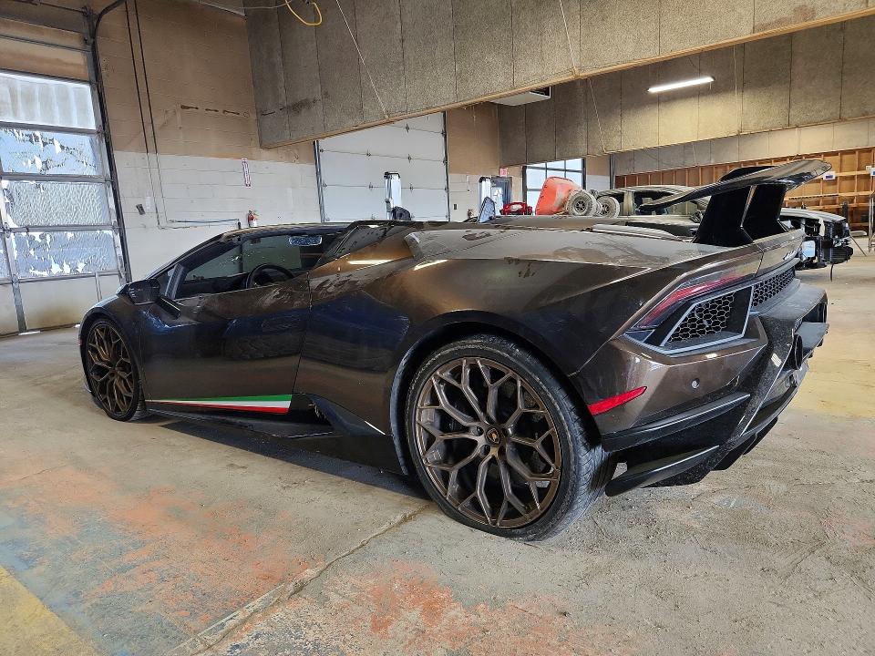 Photo 2 from auction – 2018 LAMBORGHINI HURACAN with VIN ZHWUS4ZF0JLA10645