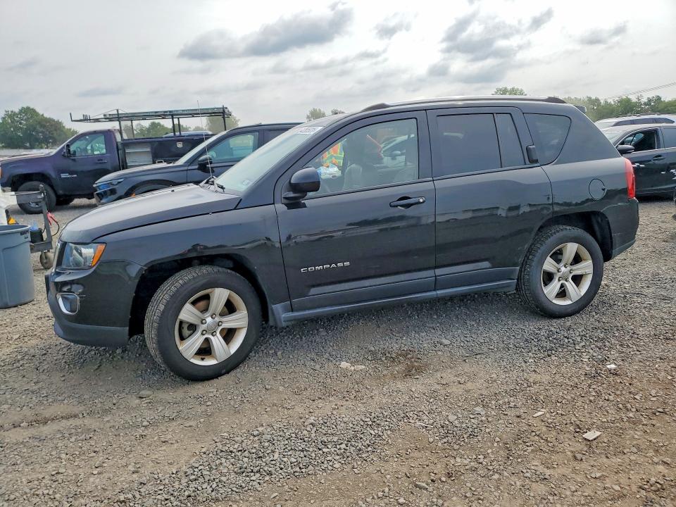JEEP COMPASS 2015 with VIN 1C4NJDEB7FD324889 - Photo from auction