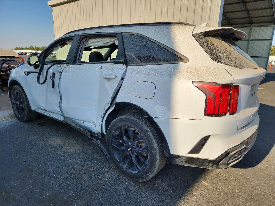Photo 2 from auction – 2021 KIA SORENTO with VIN 5XYRK4LF5MG044018