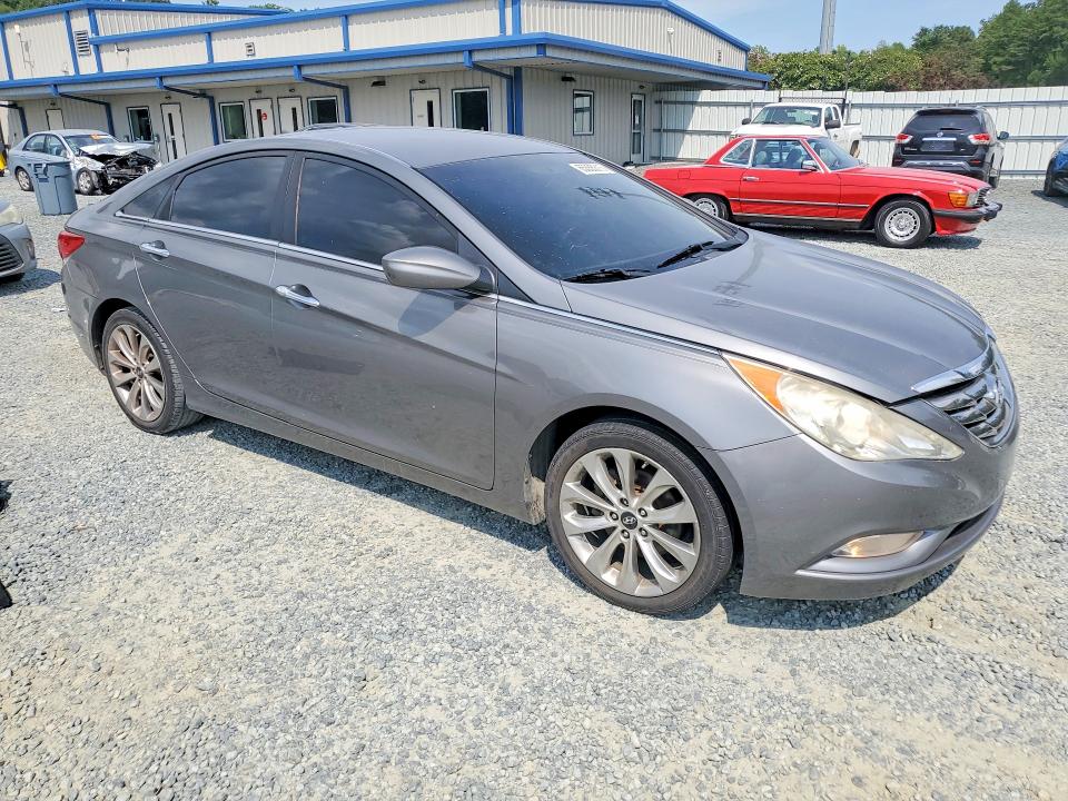 Photo 4 from auction – 2013 HYUNDAI SONATA with VIN 5NPEC4AC3DH550332