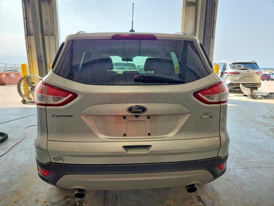Photo 6 from auction – 2016 FORD ESCAPE with VIN 1FMCU9GX7GUA56296