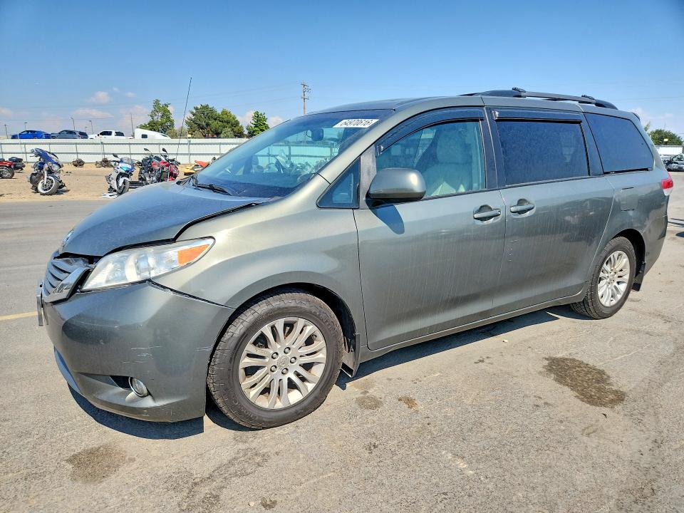 TOYOTA SIENNA 2012 с VIN 5TDYK3DC7CS197270 - Фото с аукциона