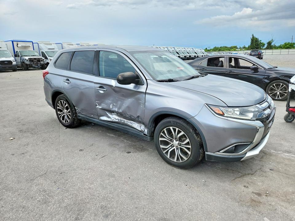 Photo 4 from auction – 2018 MITSUBISHI OUTLANDER with VIN JA4AD2A30JZ043449