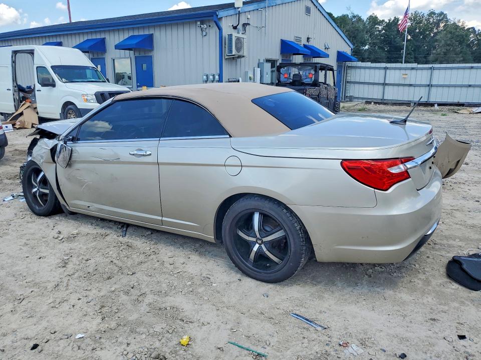 Photo 2 from auction – 2013 CHRYSLER 200 with VIN 1C3BCBFG8DN669078