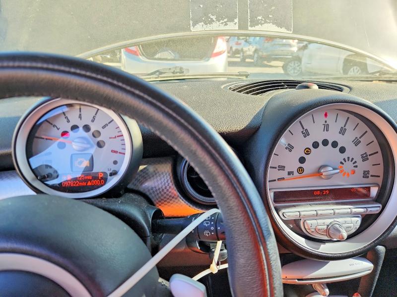 Photo 9 from auction – 2008 MINI COOPER with VIN WMWMF73548TV37820