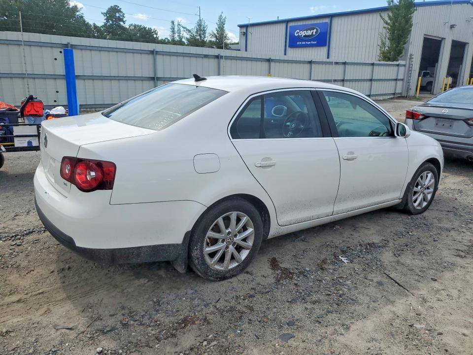 Photo 3 from auction – 2010 VOLKSWAGEN JETTA with VIN 3VWRZ7AJ8AM045549