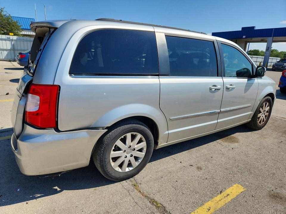 Photo 3 from auction – 2011 CHRYSLER TOWN & COUNTRY with VIN 2A4RR8DG5BR651050