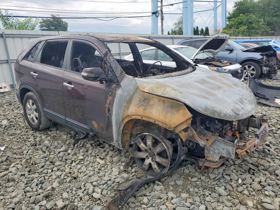 Photo 4 from auction – 2013 KIA SORENTO with VIN 5XYKT3A1XDG330091