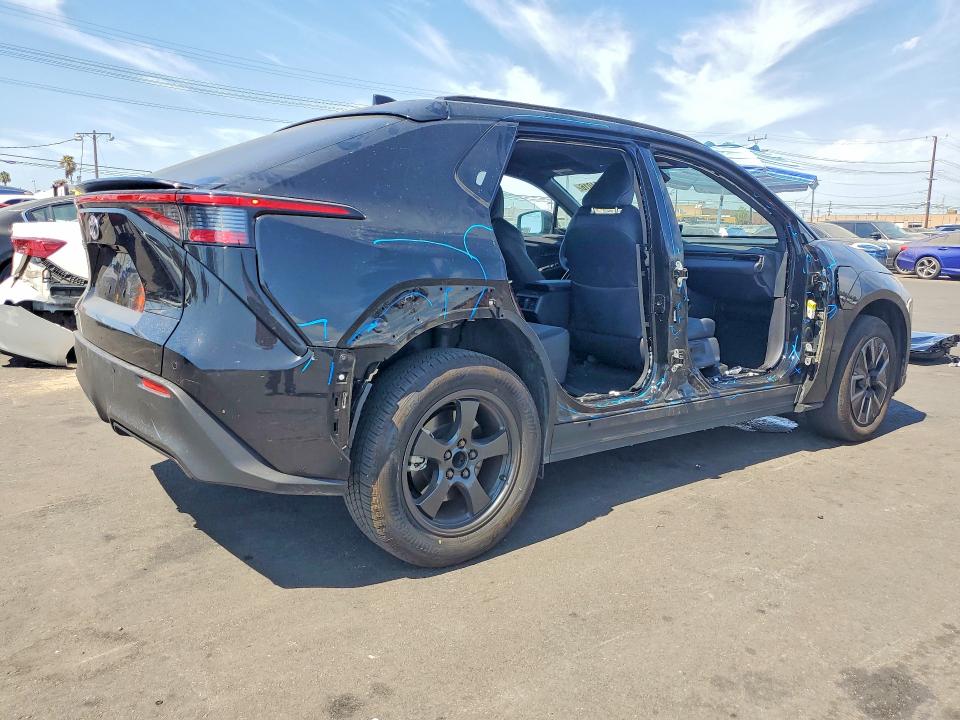 Снимка 3 от търг – 2026 TOYOTA BZ с VIN JTMBCAEB4TA003241