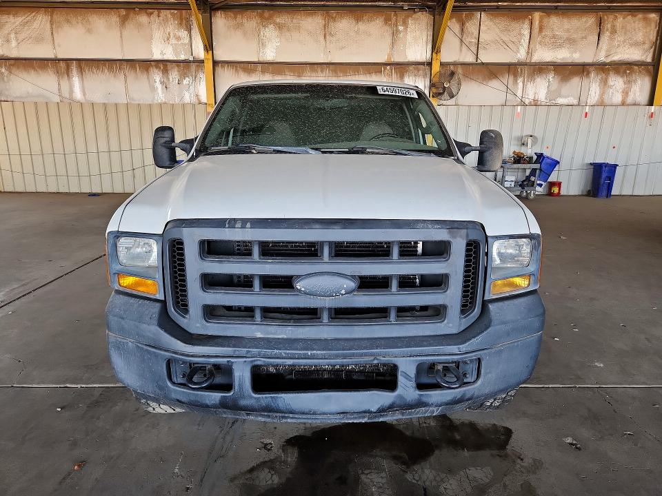 Foto 5 de la subasta – 2005 FORD F250 con VIN 1FTNF20585EA22138