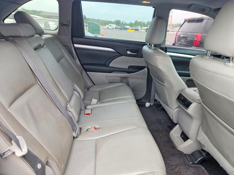 Photo 11 from auction – 2015 TOYOTA HIGHLANDER with VIN 5TDJKRFH8FS148726