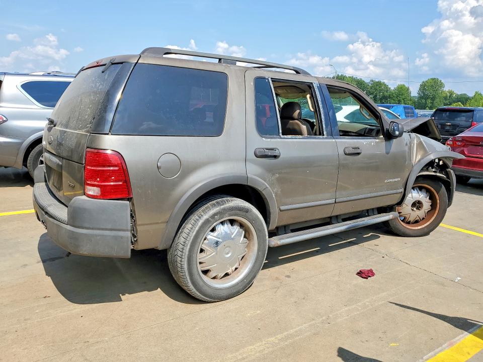 Photo 3 from auction – 2004 FORD EXPLORER with VIN 1FMZU62K24UB09518