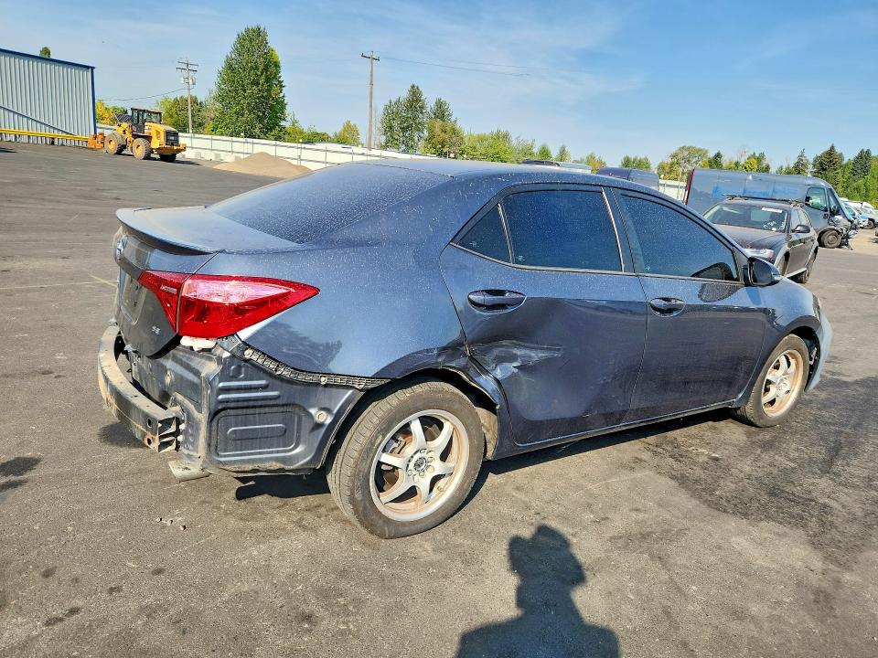 Photo 3 from auction – 2018 TOYOTA COROLLA with VIN 5YFBURHE8JP851116