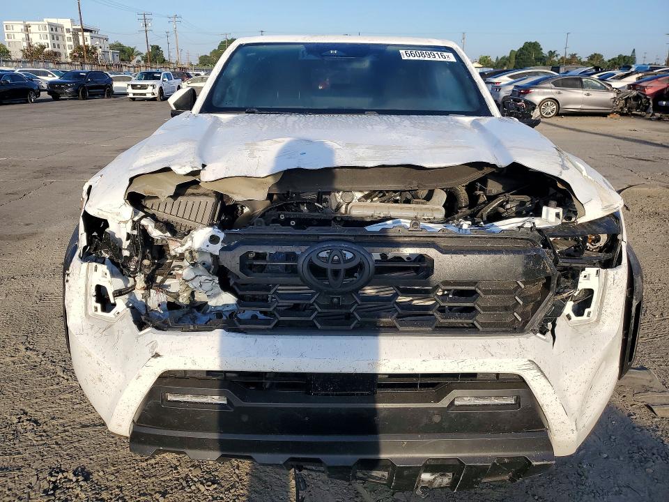 Photo 5 from auction – 2025 TOYOTA TACOMA with VIN 3TMLB5JN7SM121803