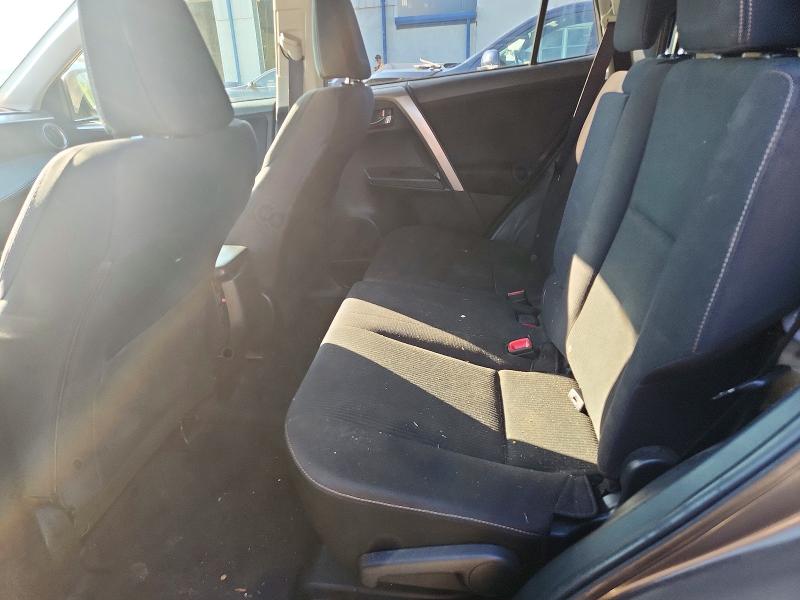 Photo 11 from auction – 2015 TOYOTA RAV4 with VIN JTMRFREV6FD156382