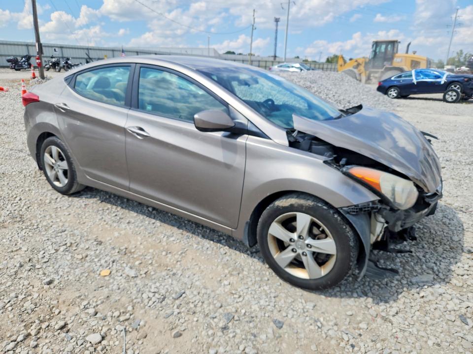 Снимка 4 от търг – 2013 HYUNDAI ELANTRA с VIN 5NPDH4AE4DH344094