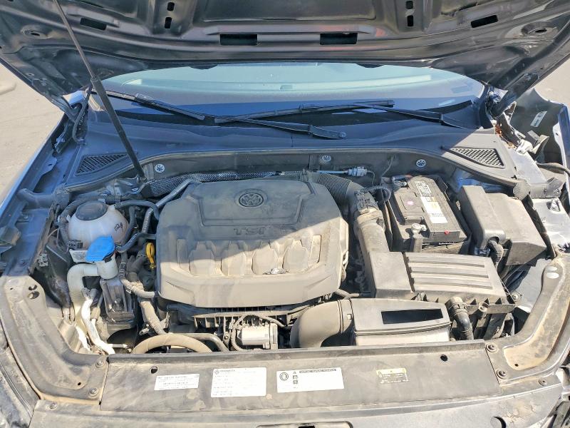 Photo 11 from auction – 2018 VOLKSWAGEN PASSAT with VIN 1VWCA7A31JC040841