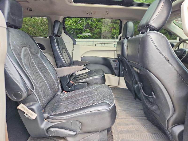 Photo 11 from auction – 2018 CHRYSLER PACIFICA with VIN 2C4RC1GG0JR273986