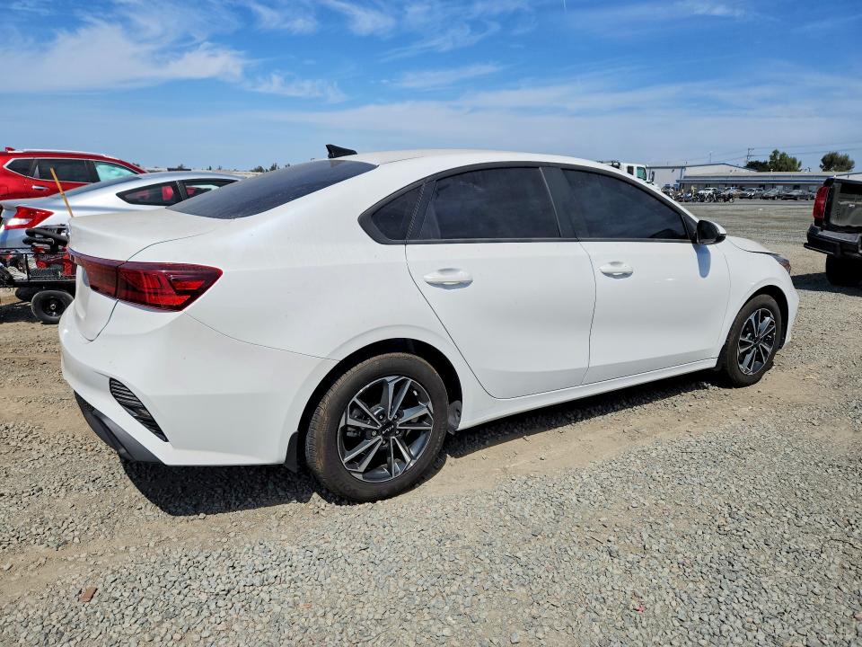 Photo 3 from auction – 2024 KIA FORTE with VIN 3KPF24AD7RE781200