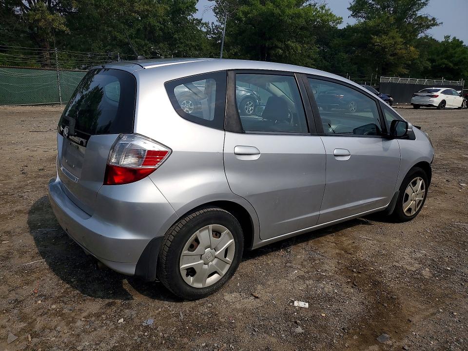 Photo 3 from auction – 2013 HONDA FIT with VIN JHMGE8H38DC044604