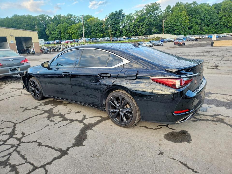 Photo 2 from auction – 2022 LEXUS ES with VIN 58AJZ1B10NU119161