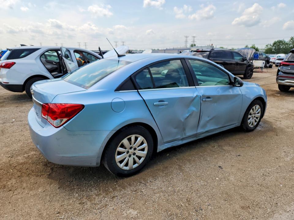 Photo 3 from auction – 2011 CHEVROLET CRUZE with VIN 1G1PC5SH8B7262146