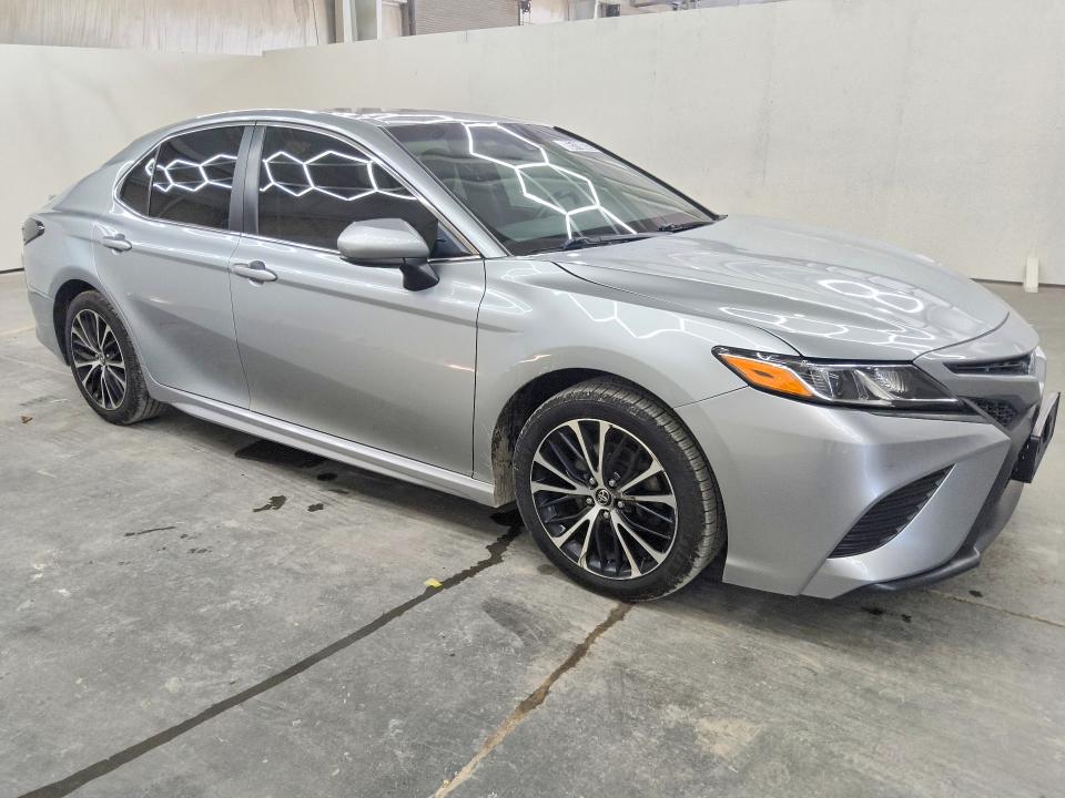 Photo 4 from auction – 2018 TOYOTA CAMRY with VIN JTNB11HK2J3030646