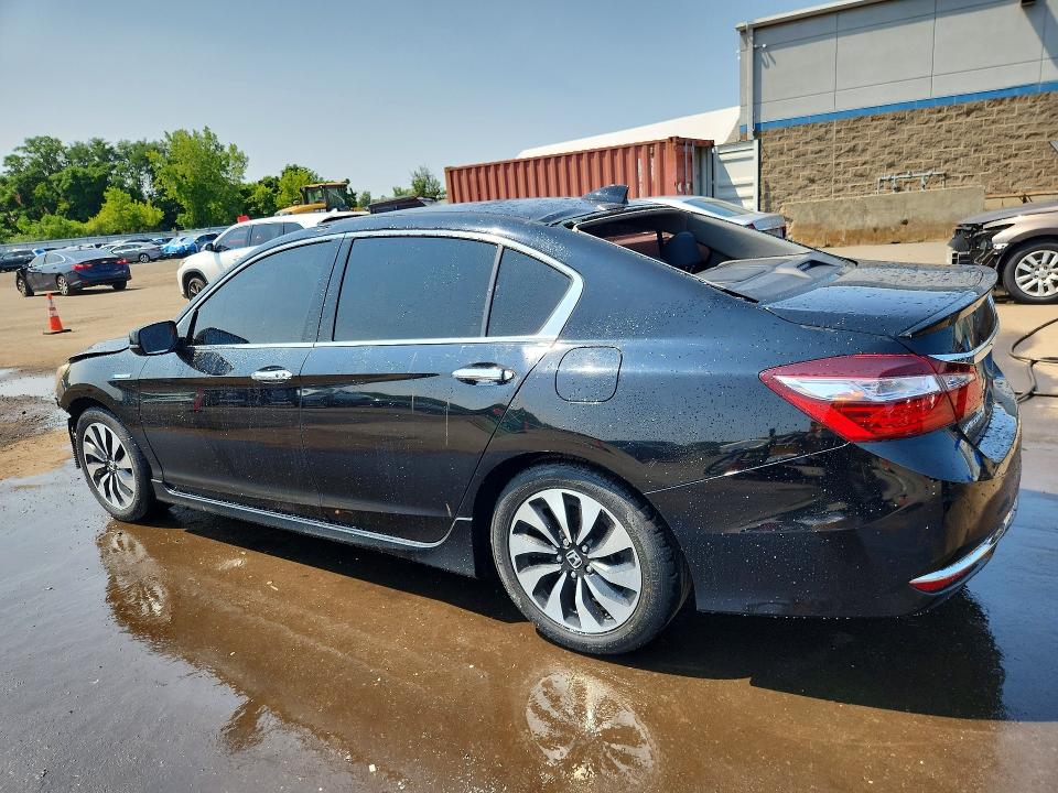 Photo 2 from auction – 2017 HONDA ACCORD with VIN JHMCR6F79HC005698