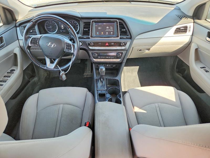 Photo 8 from auction – 2019 HYUNDAI SONATA with VIN 5NPE34AF8KH800848