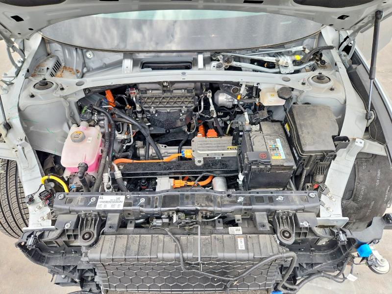 Photo 11 from auction – 2025 HYUNDAI IONIQ 6 with VIN KMHM34AA3SA095170