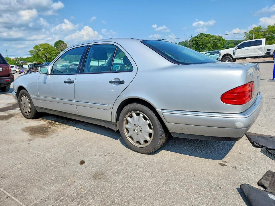Photo 2 from auction – 1999 MERCEDES-BENZ E with VIN WDBJF65HXXA918247