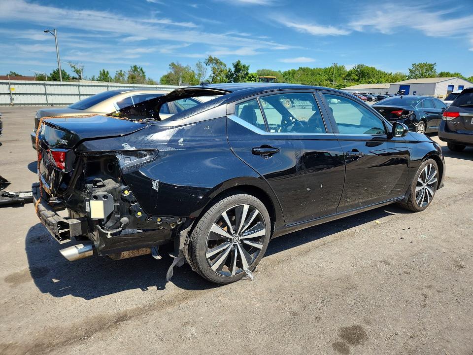 Photo 3 from auction – 2021 NISSAN ALTIMA with VIN 1N4BL4CVXMN338048