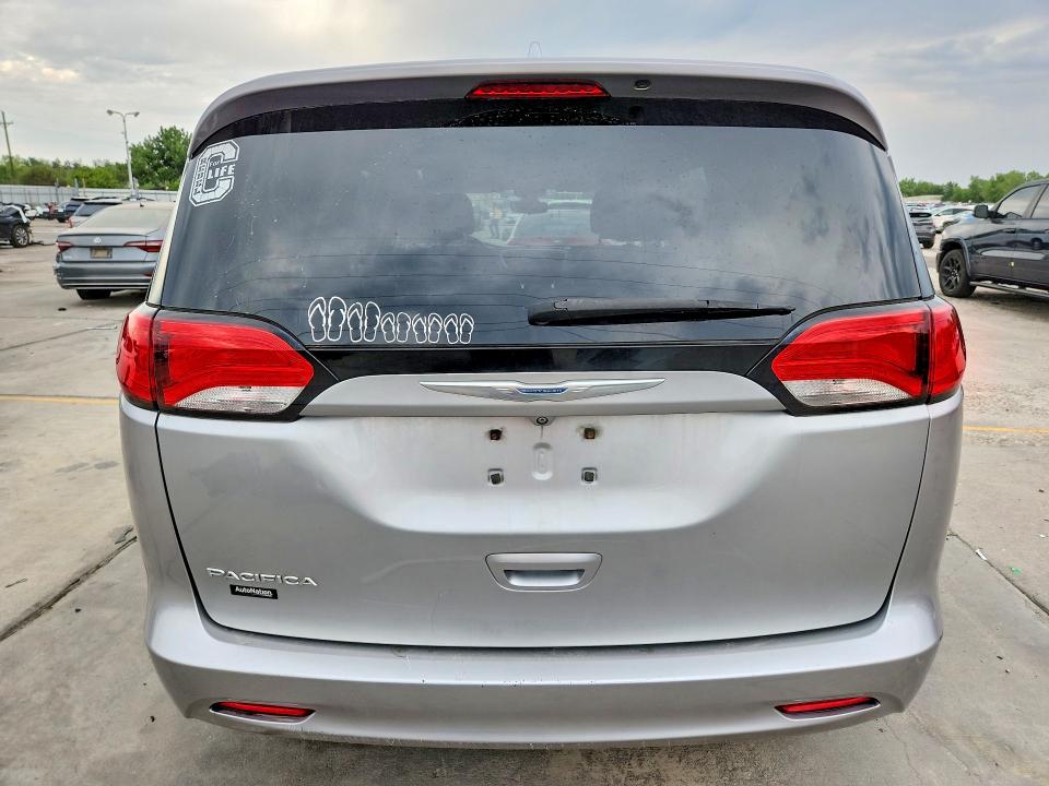 Photo 6 from auction – 2017 CHRYSLER PACIFICA with VIN 2C4RC1DG8HR610564