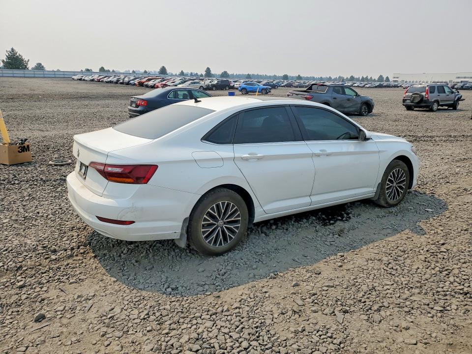 Photo 3 from auction – 2019 VOLKSWAGEN JETTA with VIN 3VWCB7BUXKM276070