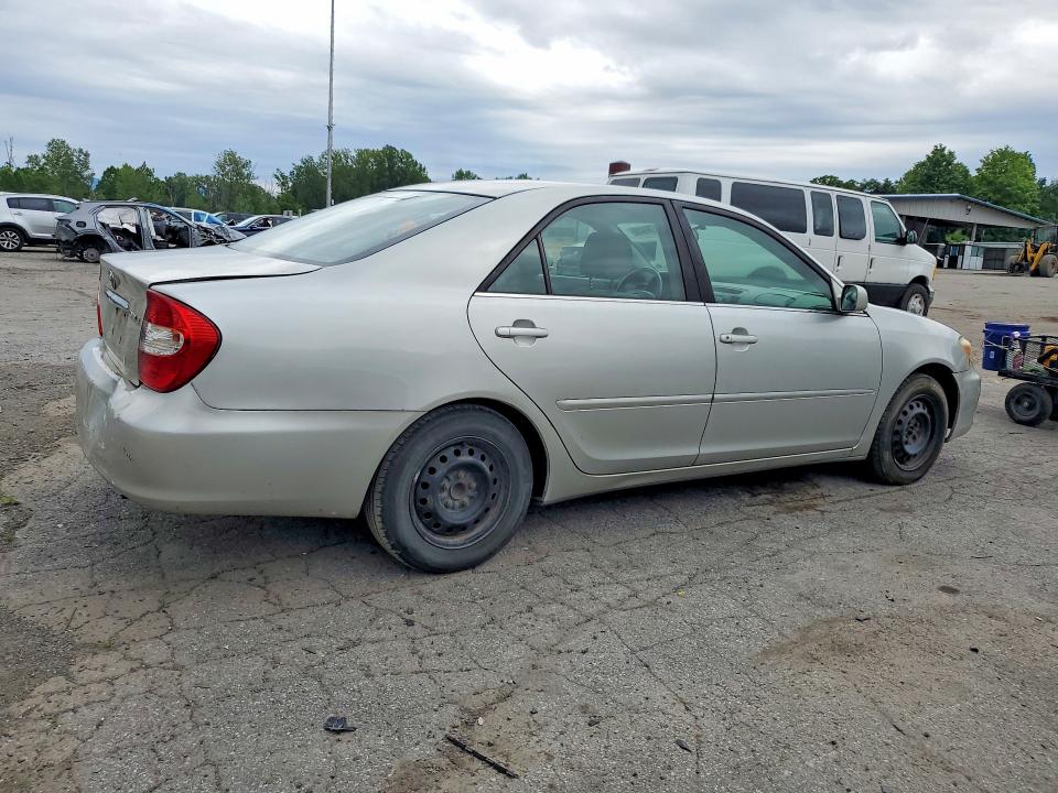 Photo 3 from auction – 2002 TOYOTA CAMRY with VIN 4T1BE32K02U055713
