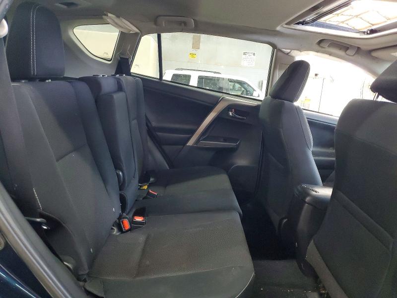 Photo 11 from auction – 2018 TOYOTA RAV4 with VIN 2T3RFREVXJW803779
