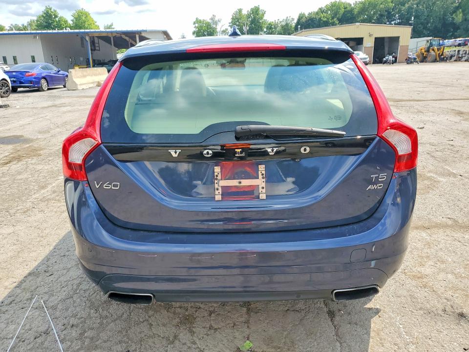 Photo 6 from auction – 2015 VOLVO V60 with VIN YV1612SC0F1189076