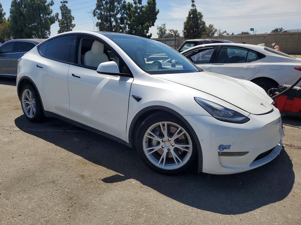 Фото 4 с аукциона – 2021 TESLA MODEL Y с VIN 5YJYGAEE4MF189199