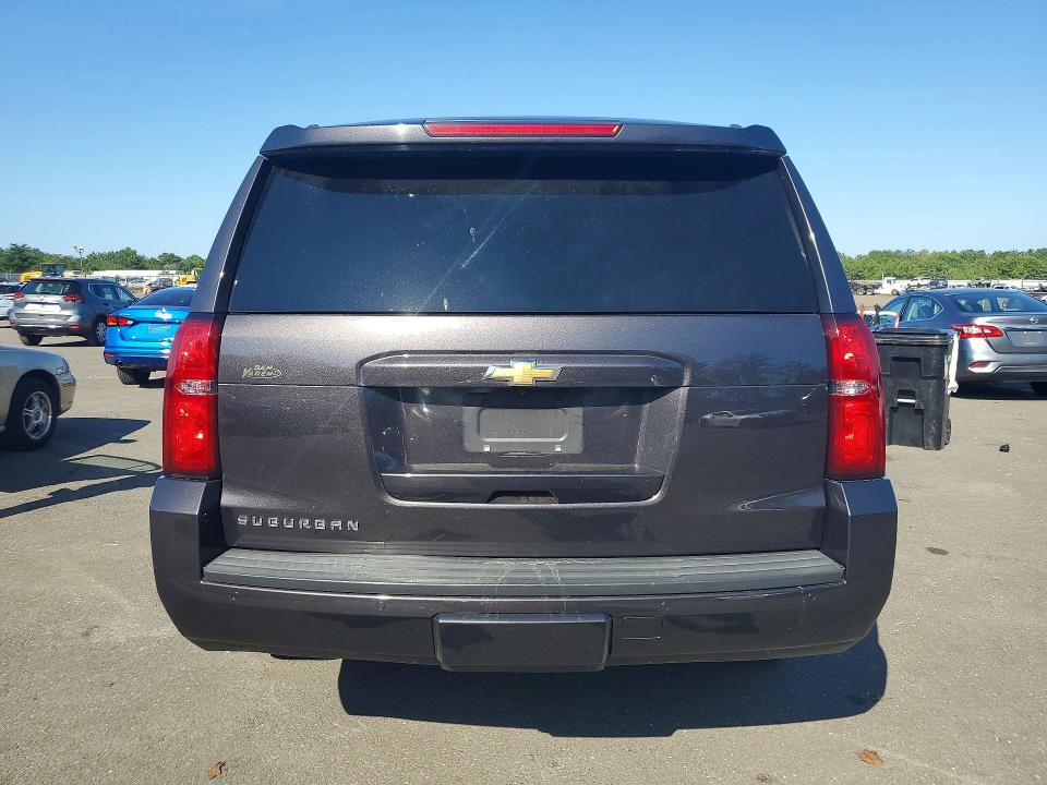 Photo 6 from auction – 2017 CHEVROLET SUBURBAN with VIN 1GNSCHKC0HR200638