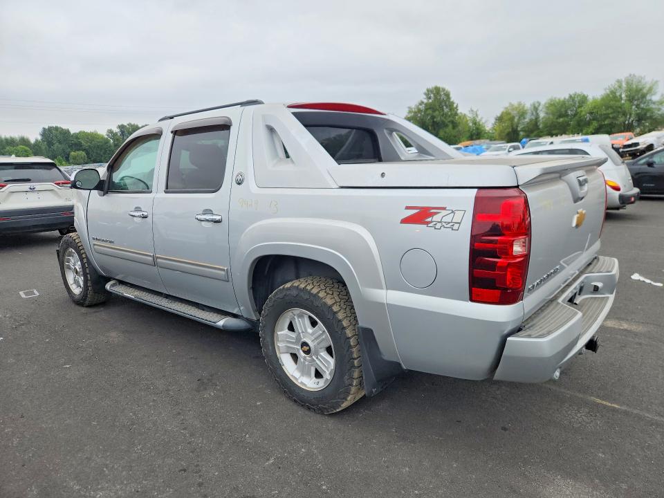 Photo 2 from auction – 2013 CHEVROLET AVALANCHE with VIN 3GNTKFE71DG157612