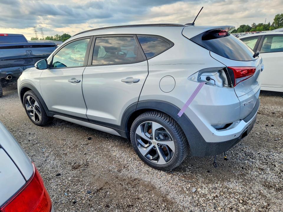 Photo 2 from auction – 2017 HYUNDAI TUCSON with VIN KM8J3CA21HU572000
