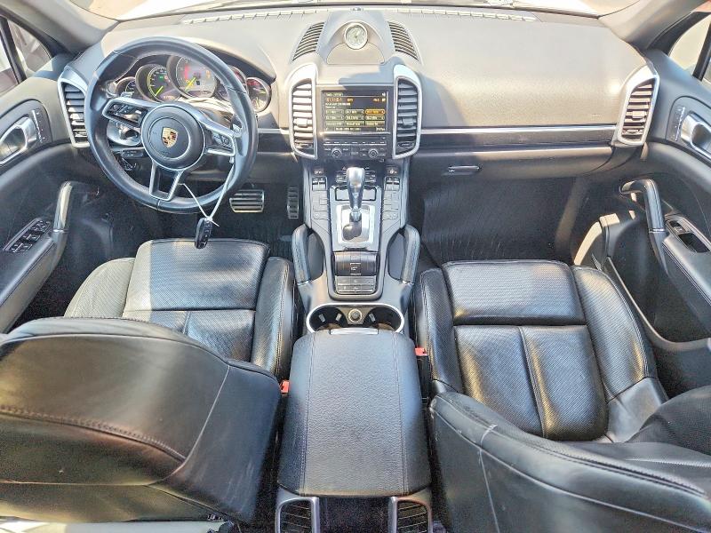 Photo 8 from auction – 2016 PORSCHE CAYENNE with VIN WP1AE2A26GLA62284