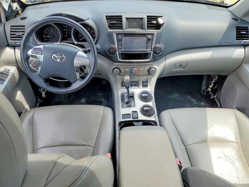 Photo 8 from auction – 2013 TOYOTA HIGHLANDER with VIN 5TDZK3EH0DS118425