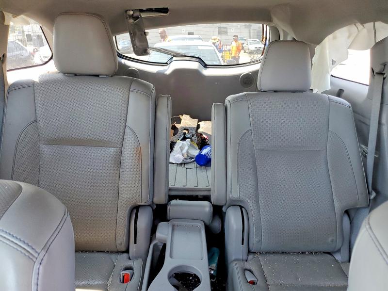 Photo 10 from auction – 2016 TOYOTA HIGHLANDER with VIN 5TDDKRFH1GS337166