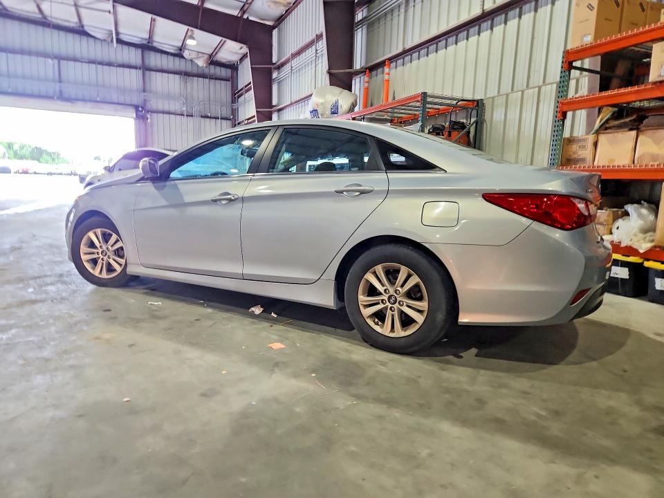 Photo 2 from auction – 2014 HYUNDAI SONATA with VIN 5NPEB4AC6EH859605