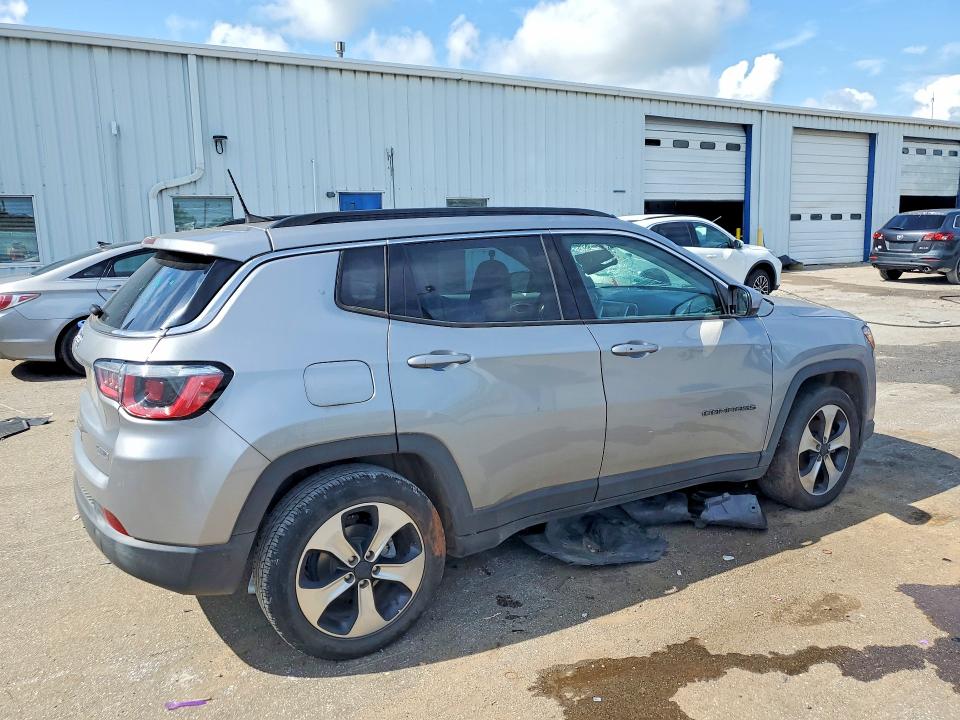 Photo 3 from auction – 2017 JEEP COMPASS with VIN 3C4NJCBB3HT632525
