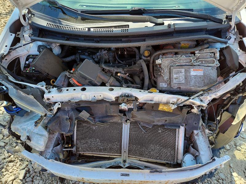 Photo 11 from auction – 2015 TOYOTA PRIUS C with VIN JTDKDTB34F1578014