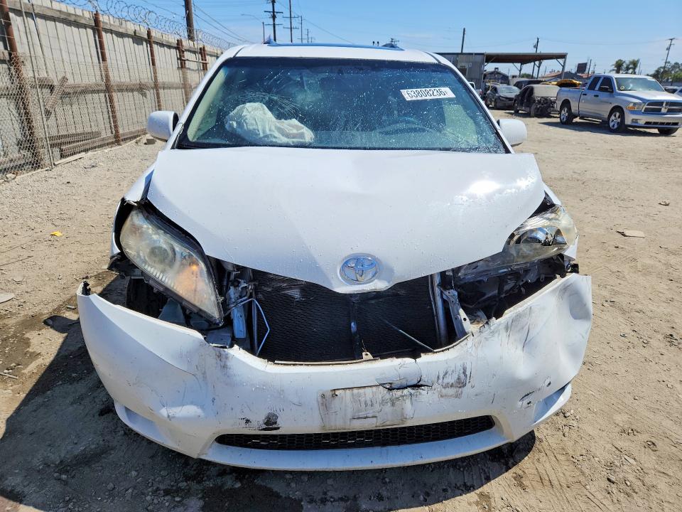 Photo 5 from auction – 2014 TOYOTA SIENNA with VIN 5TDDK3DC5ES079297