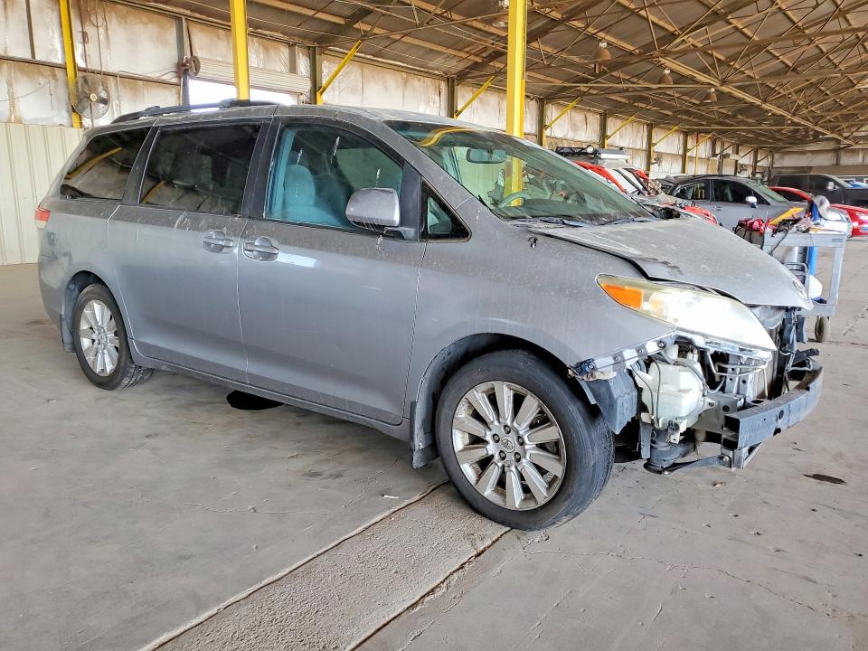 Photo 4 from auction – 2011 TOYOTA SIENNA with VIN 5TDJK3DC2BS019394