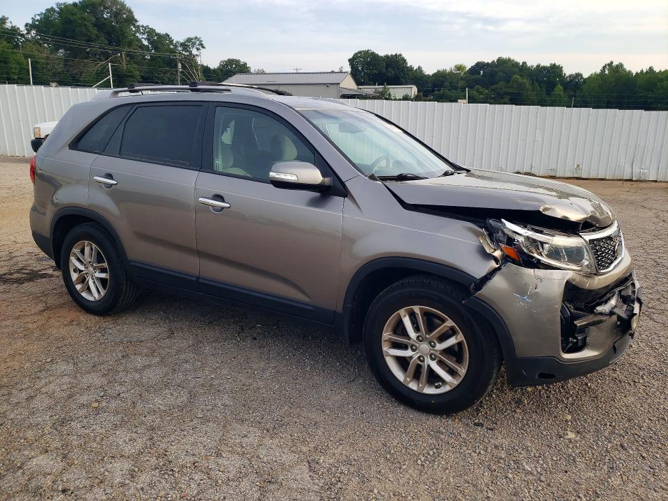 Photo 4 from auction – 2015 KIA SORENTO with VIN 5XYKT3A60FG575562